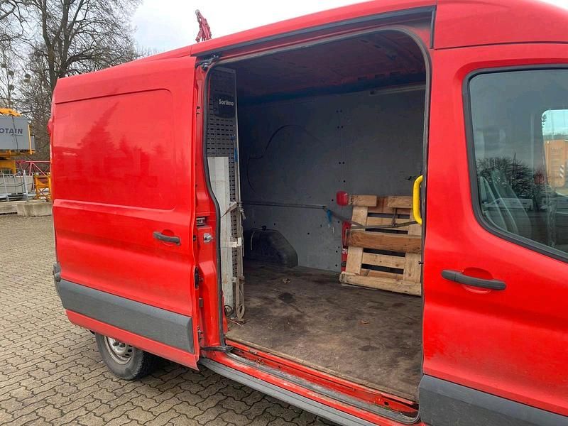 Gebraucht Ford Transit 105 PS (77 kW) 2017 Rot Van