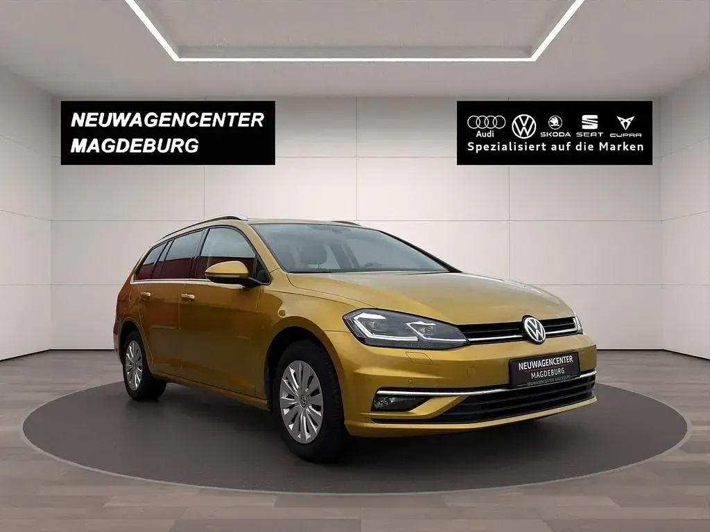 Brugt VW Golf VII 150 HK (110 kW) 2018 Gul Stationcar