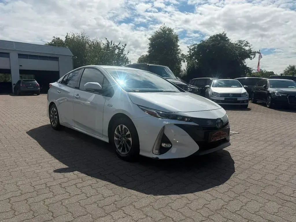 Gebraucht Toyota Prius 98 PS (72 kW) 2020 Weiß Kleinwagen