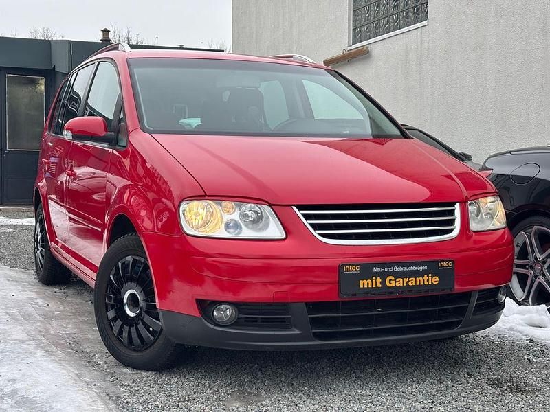 Rot Gebraucht 2005 VW Touran Highline Van / Kleinbus | 2.990 € (Etwas zu teuer) - Bild 1/4