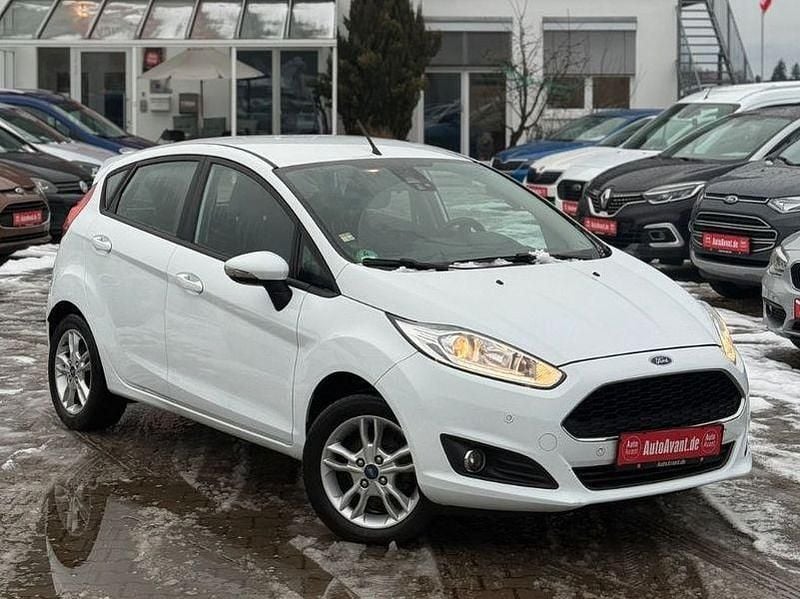 Gebraucht Ford Fiesta Celebration 80 PS (58 kW) 2017 Weiß Limousine