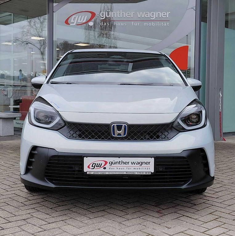 Gebraucht Honda Jazz Advance 107 PS (78 kW) 2024 Premium sunlight white Kleinwagen