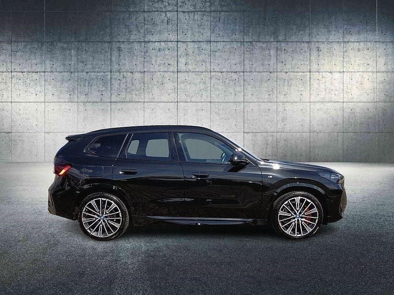 Gebraucht BMW iX1 Performance 225 kW (306 PS) 2023 Saphirschwarz SUV