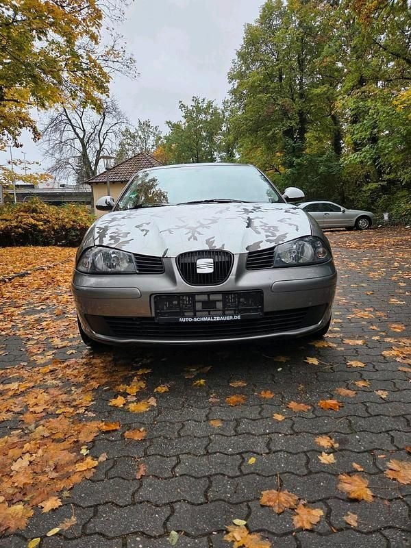 Grau Gebraucht 2005 Seat Cordoba Limousine | 1.299 € (Guter Preis) - Bild 1/4