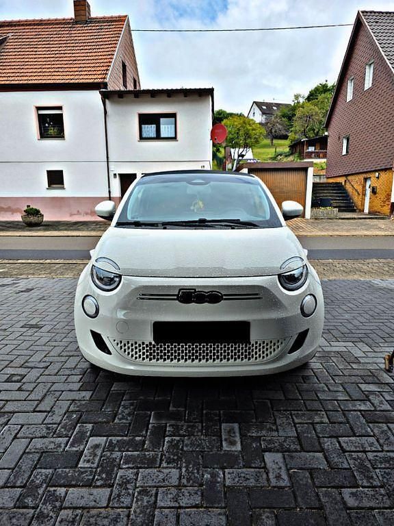 Weiß Gebraucht 2022 Fiat 500e Icon Cabrio | 17.900 € (Superpreis) - Bild 1/4