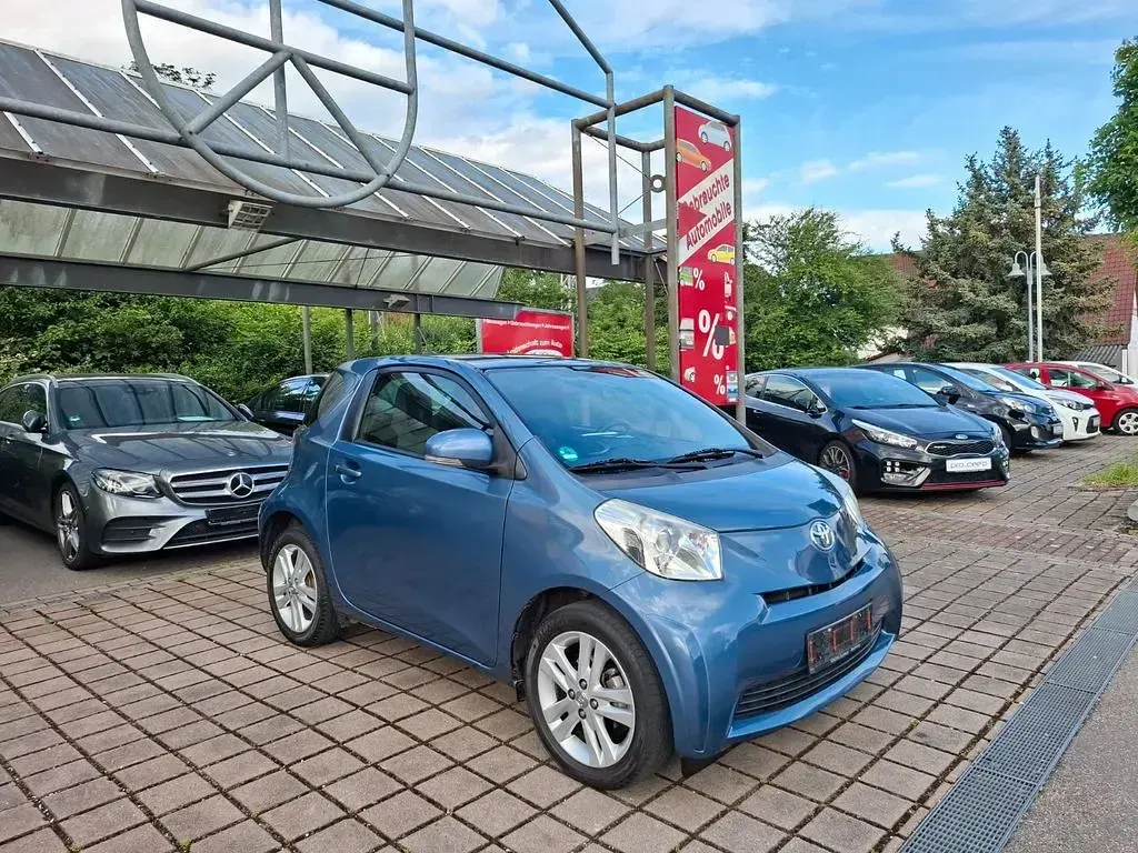 Gebraucht Toyota iQ 98 PS (72 kW) 2013 Blau Kleinwagen