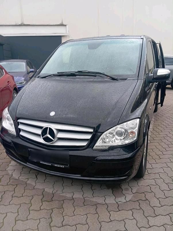 Schwarz Gebraucht 2013 Mercedes Viano Van / Kleinbus | 18.650 € (Fairer Preis) - Bild 1/4