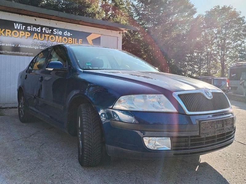 Blau Gebraucht 2006 Skoda Octavia Ambiente Limousine | 990 € (Superpreis) - Bild 1/4