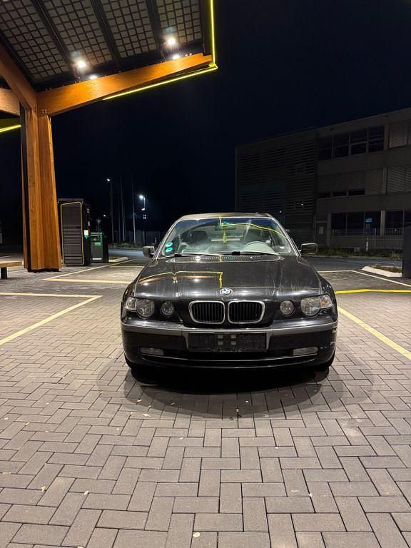 Schwarz Gebraucht 2001 BMW 316 Sport Line Limousine | 2.200 € (Fairer Preis) - Bild 1/4