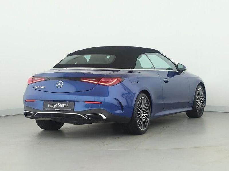 Gebraucht Mercedes CLE200 Advanced Plus 204 PS (150 kW) 2024 Metalliclack spektralblau Cabrio