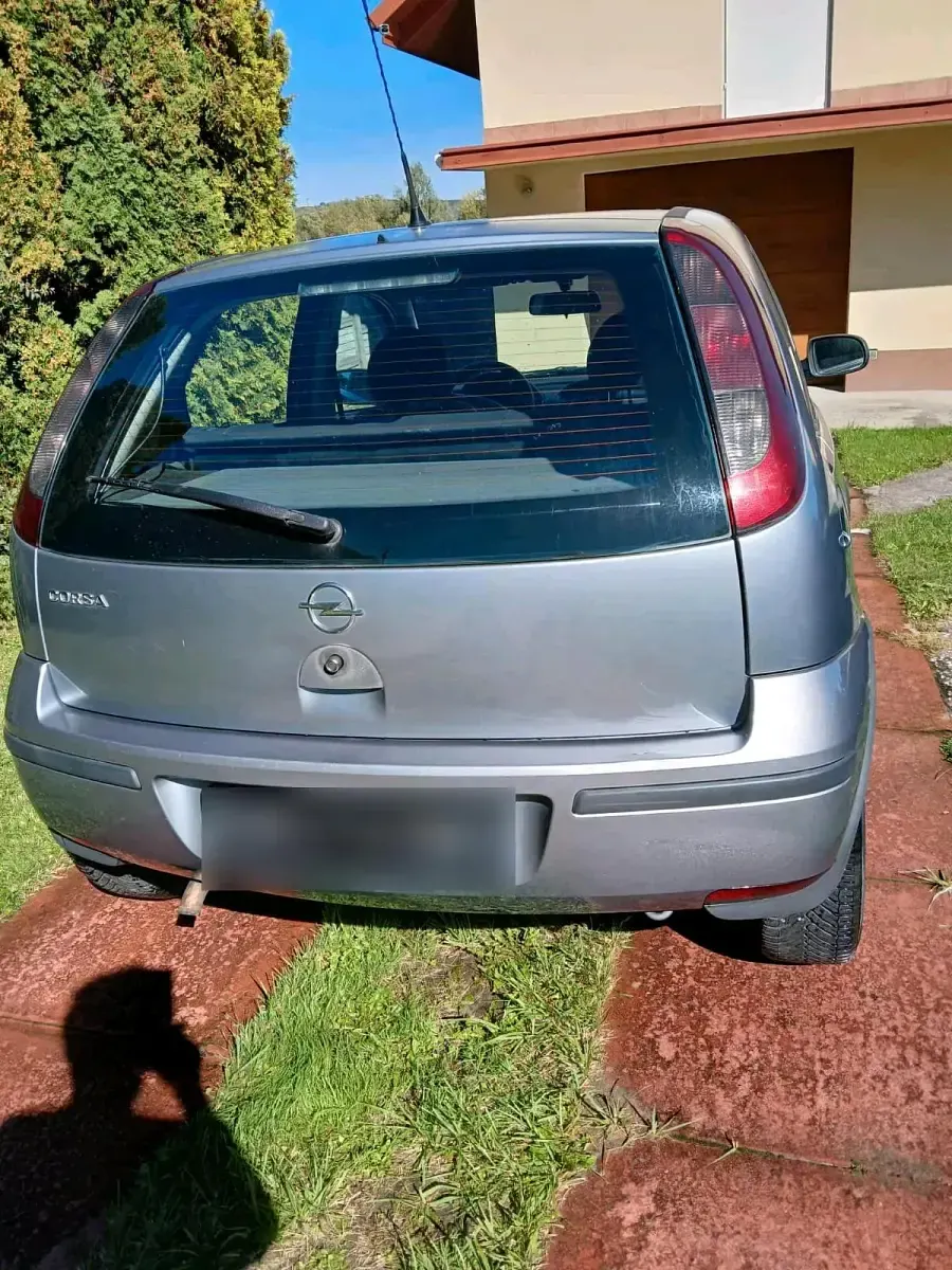 Używany Opel Corsa 60 KM (44 kW) 2005 Srebrny Hatchback