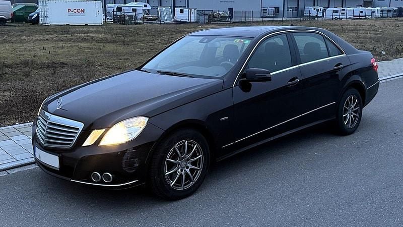Gebraucht Mercedes E350 292 PS (214 kW) 2010 Braun Limousine