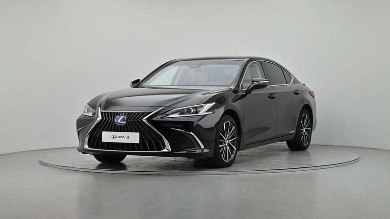 Onyxschwarz metallic Gebraucht 2022 Lexus ES300 Executive Line Limousine | 35.890 € (Teuer) - Bild 1/4