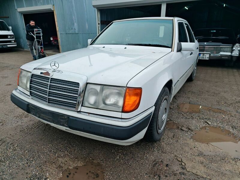 Gebraucht 1991 Mercedes 230 Limousine | 13.990 € - Bild 1/4