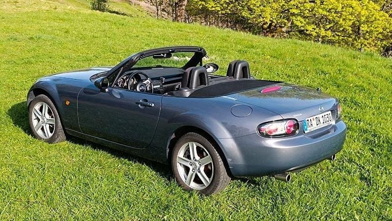 Usata Mazda MX5 126 CV (92 kW) 2006 Argento Cabrio