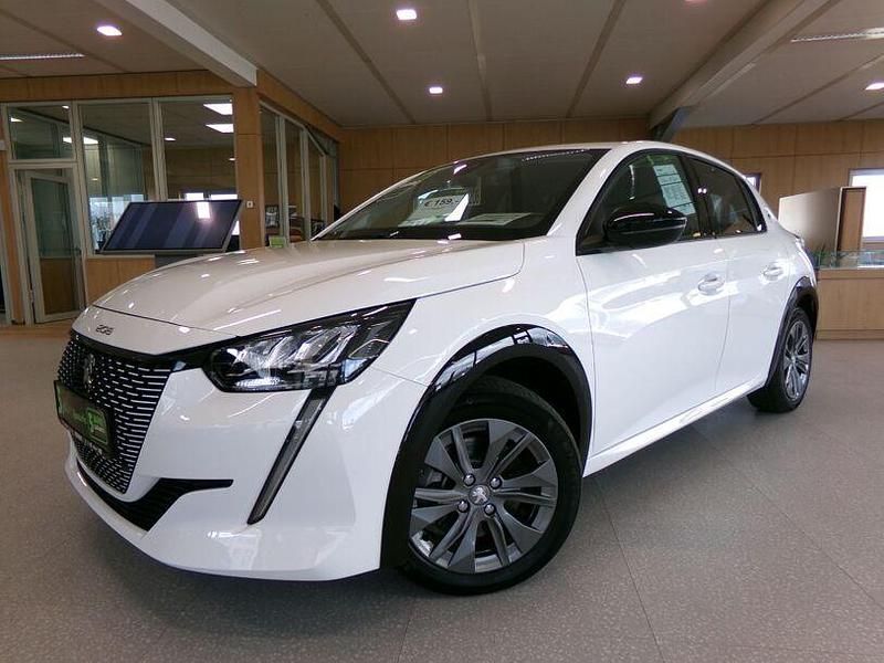 Gebraucht Peugeot e-208 Allure 100 kW (136 PS) 2023 Weiss Kleinwagen