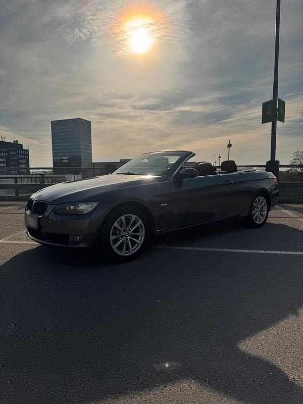Gebraucht BMW 325 Cabriolet 218 PS (160 kW) 2008 Grau Cabrio