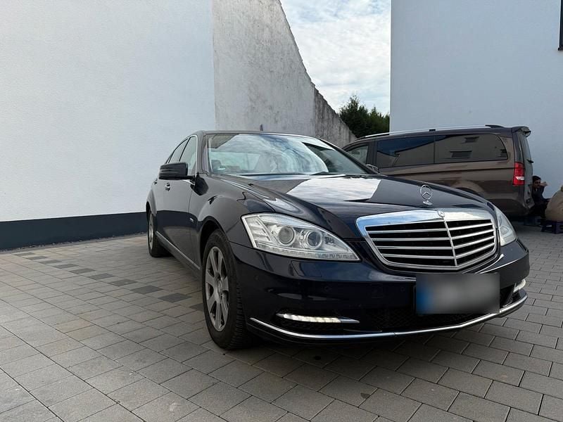 Gebraucht Mercedes S350 258 PS (189 kW) 2011 Blau Limousine