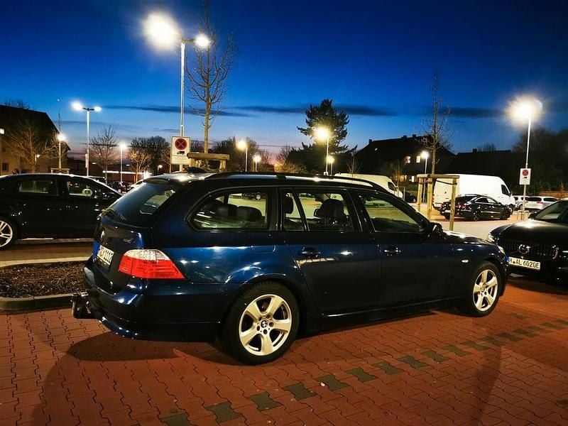 Second-hand BMW 525 218 CP (160 kW) 2007 Albastru Break