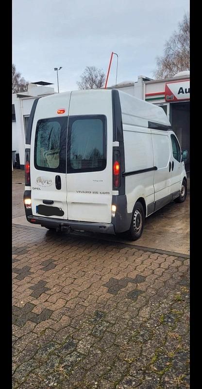 Weiß Gebraucht 2006 Opel Vivaro Van / Kleinbus | 2.500 € (Guter Preis) - Bild 1/4