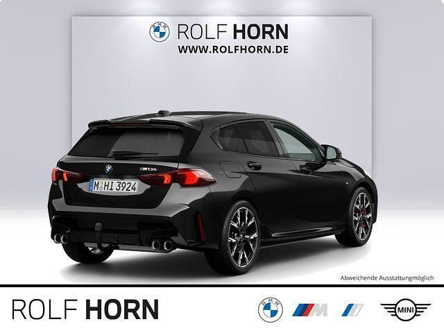 Neu BMW M135 Shadowline 300 PS (220 kW) 2026 Saphirschwarz metallic Kleinwagen