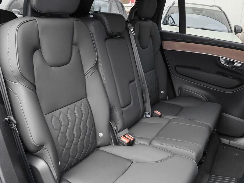 Neu Volvo XC90 Ultra 310 PS (228 kW) 2026 Silber SUV