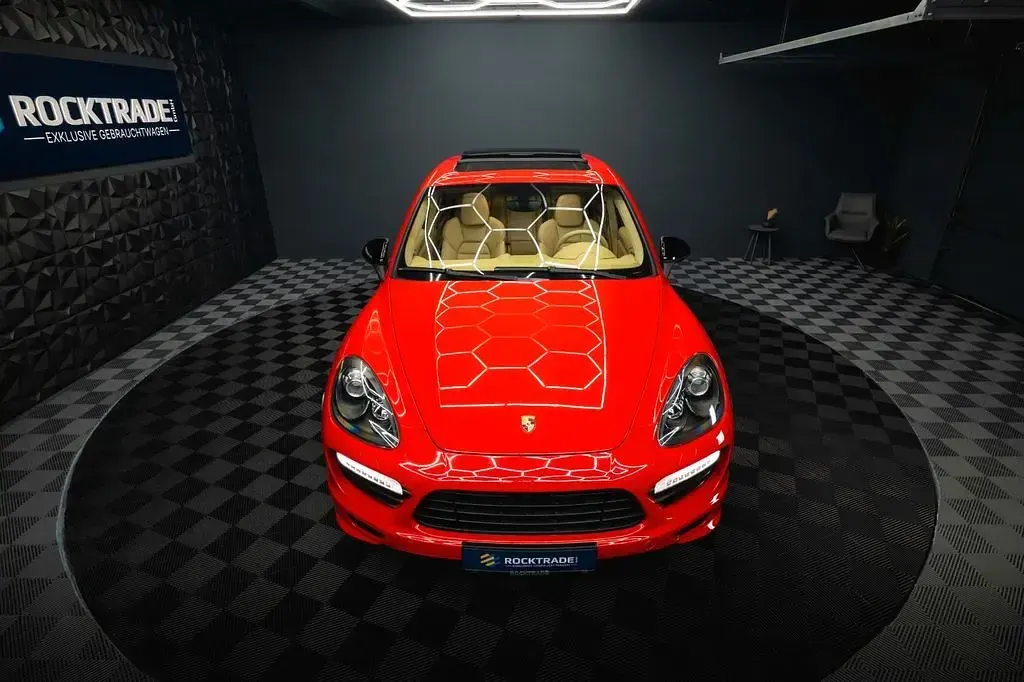 Gebraucht Porsche Cayenne Turbo 500 PS (367 kW) 2012 Rot SUV