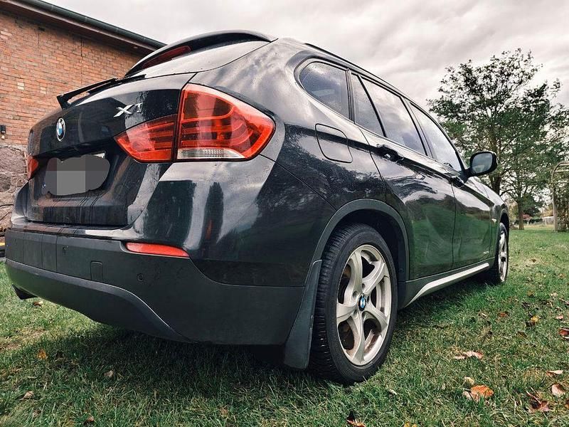 Gebraucht BMW X1 143 PS (105 kW) 2010 Schwarz SUV