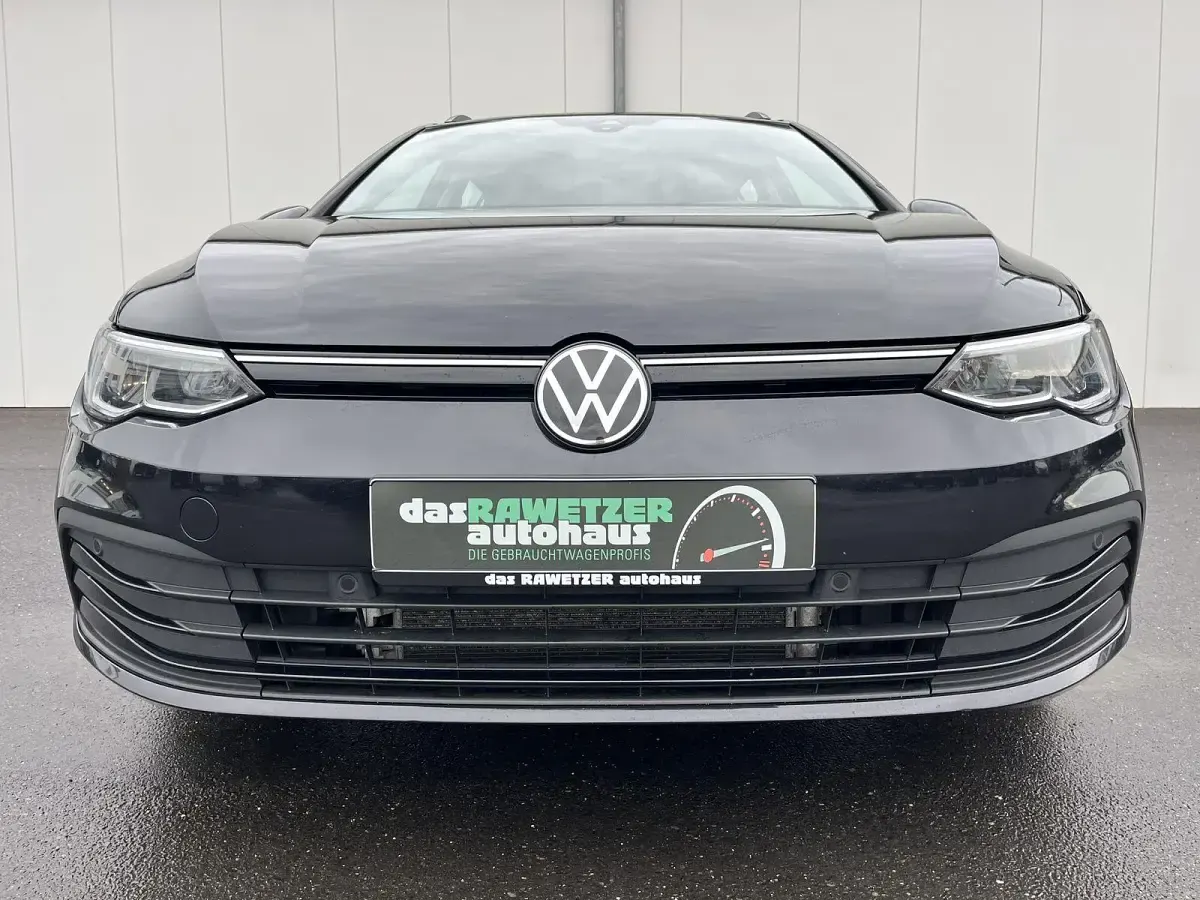 Gebraucht VW Golf VIII Life 150 PS (110 kW) 2023 Schwarz Kombi