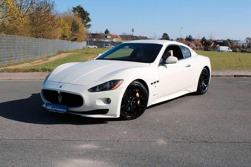 Gebraucht Maserati Granturismo 441 PS (324 kW) 2012 Weiß Coupé