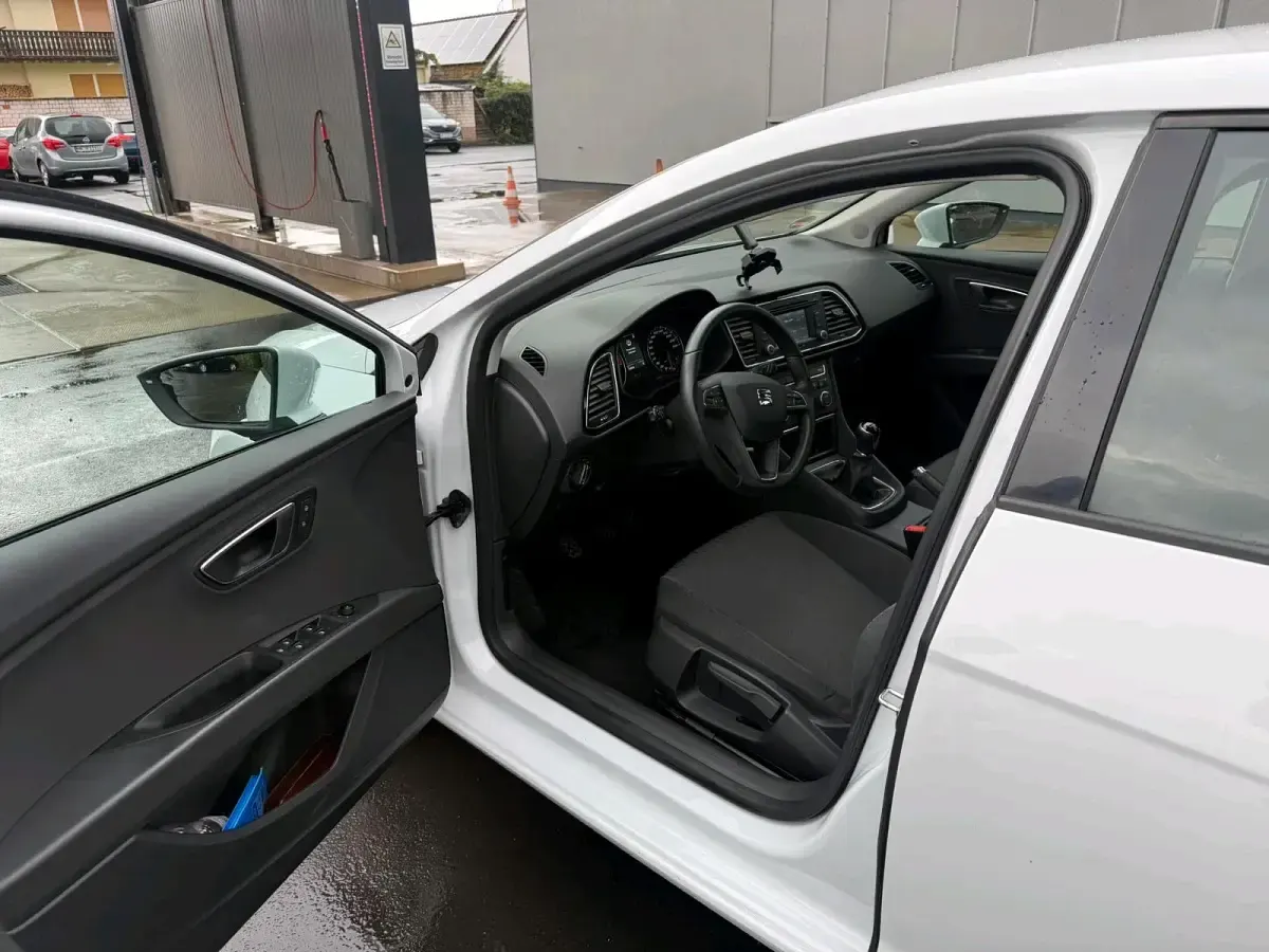 Gebraucht Seat Leon 122 PS (89 kW) 2014 Weiß Limousine