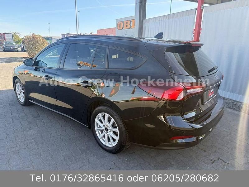 Gebraucht Ford Focus Cool & Connect 120 PS (88 kW) 2023 Schwarz Limousine
