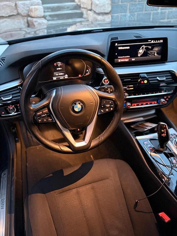 Gebraucht BMW 530 286 PS (210 kW) 2021 Schwarz Kombi