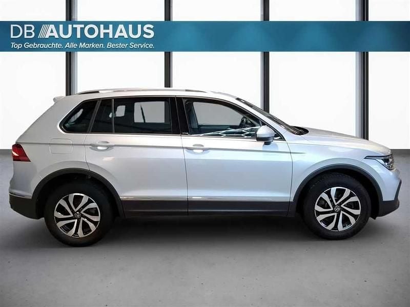 Gebraucht VW Tiguan Active 245 PS (180 kW) 2022 Silber SUV