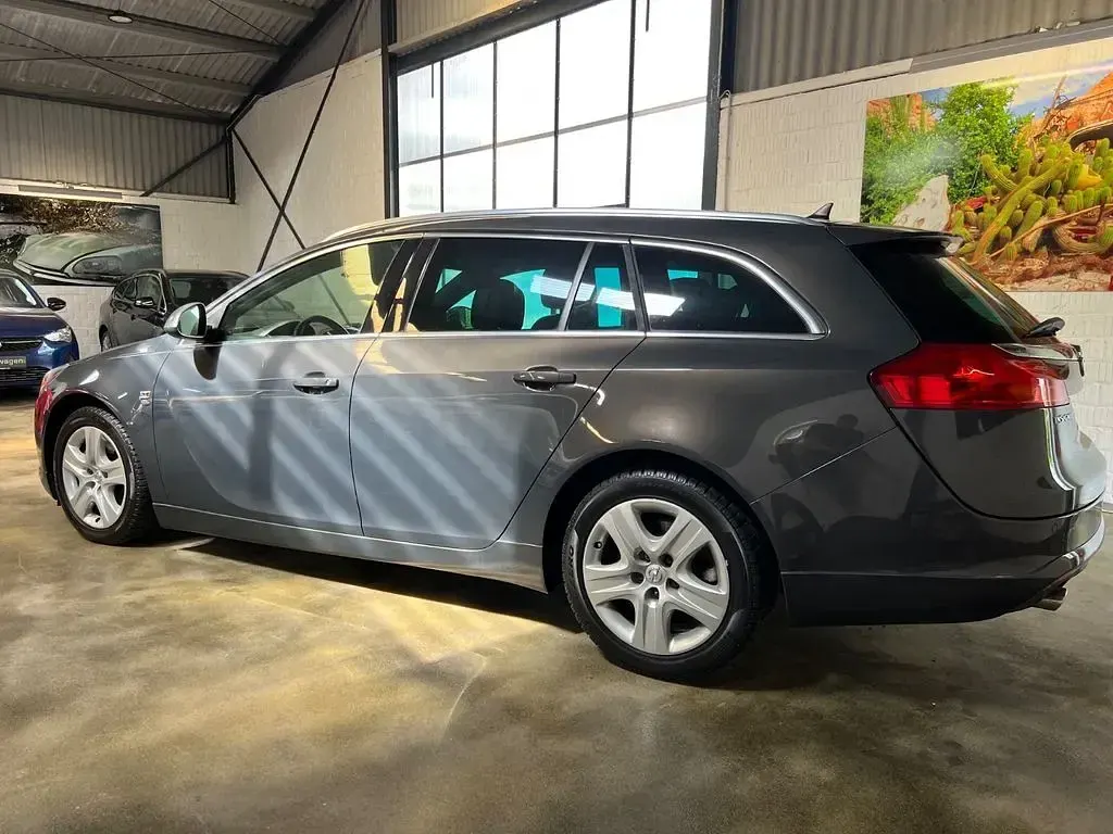 Gebraucht Opel Insignia Sport 160 PS (117 kW) 2013 Grau Kombi