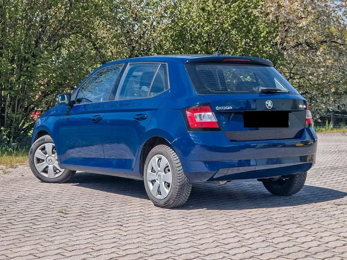 Gebraucht Skoda Fabia Ambition 60 PS (44 kW) 2015 Blau Kleinwagen