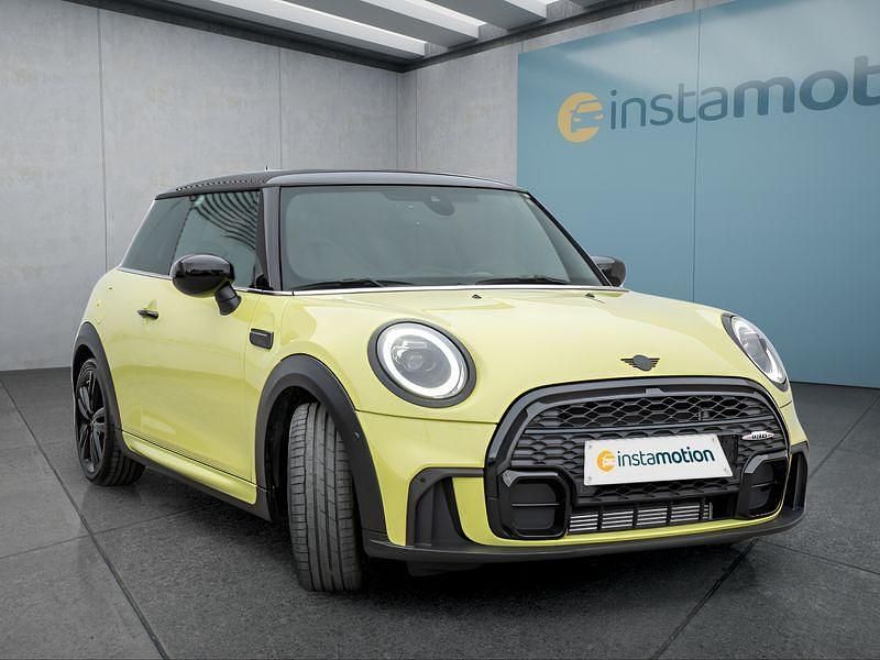 Używany Mini Cooper 136 KM (100 kW) 2023 Żółty Hatchback