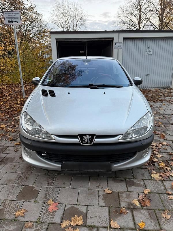Silber Gebraucht 2003 Peugeot 206 CC Cabrio | 650 € - Bild 1/4