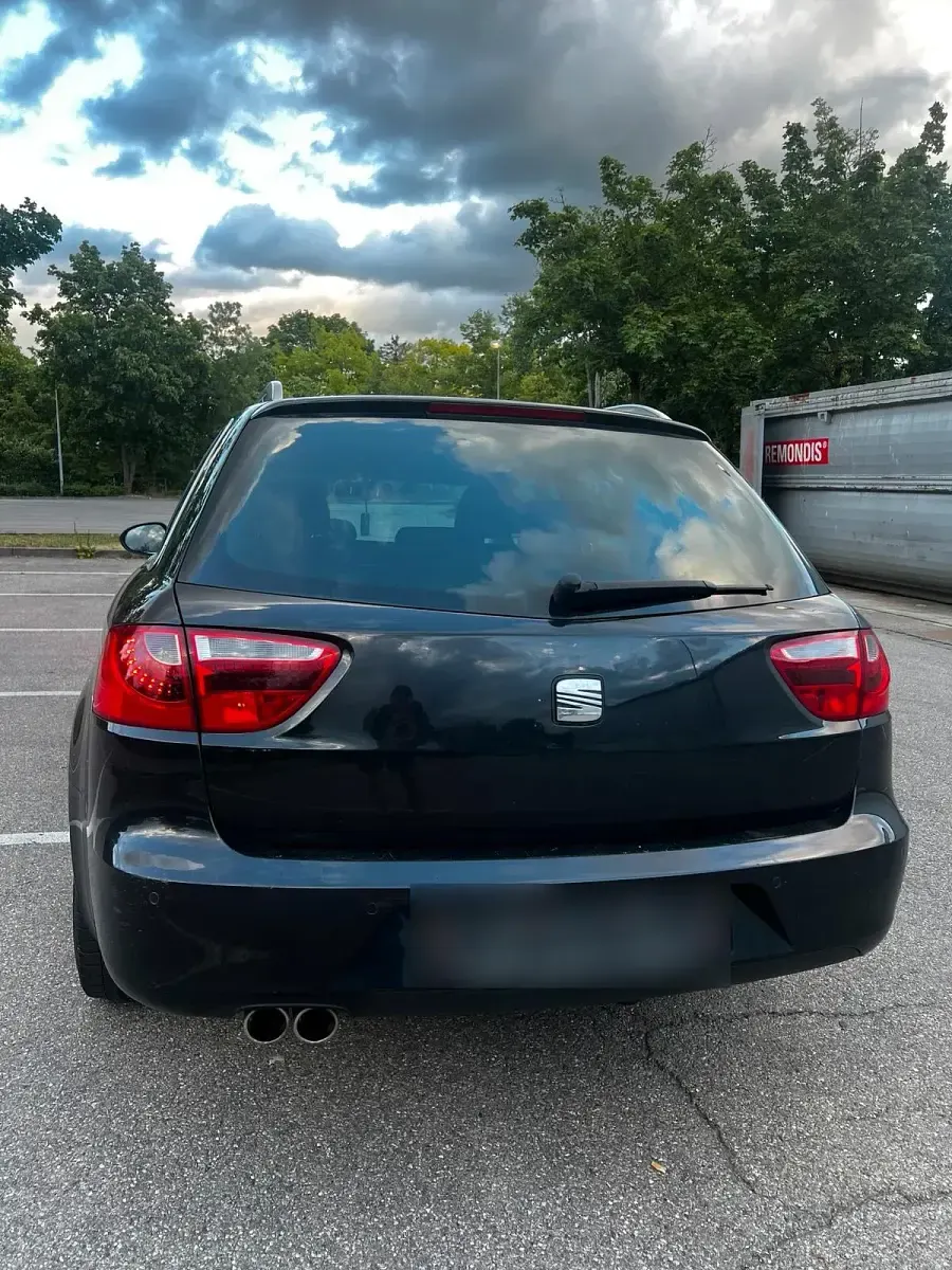Gebraucht Seat Exeo 143 PS (105 kW) 2011 Schwarz Kombi