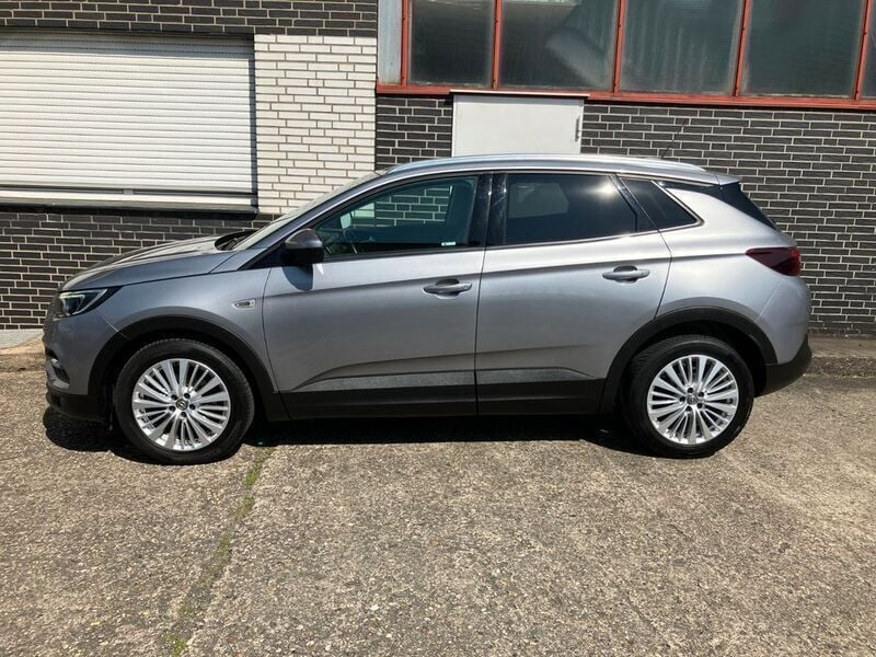 Grau Gebraucht 2018 Opel Grandland X Edition SUV | 8.990 € (Guter Preis) - Bild 1/4