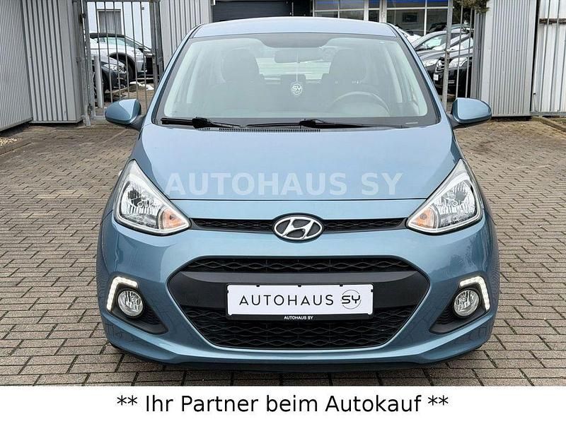 Gebraucht Hyundai i10 Edition 87 PS (63 kW) 2014 Blau Kleinwagen