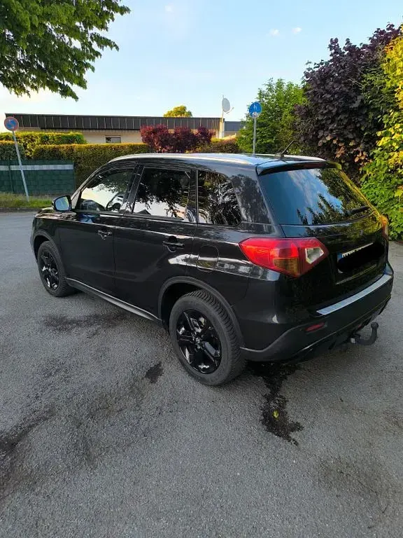Begagnad Suzuki Vitara 140 HK (102 kW) 2018 Svart SUV