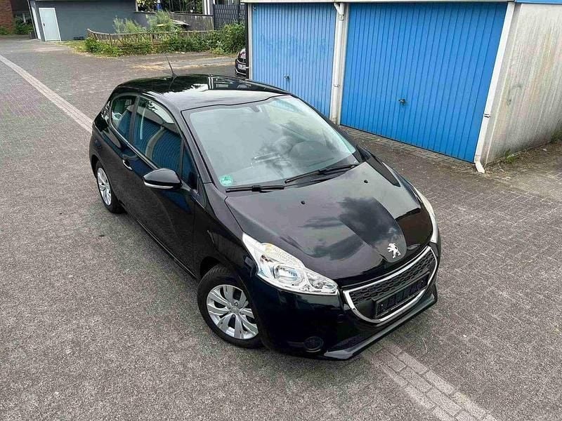 Gebraucht Peugeot 208 Active 68 PS (50 kW) 2015 Schwarz Kleinwagen