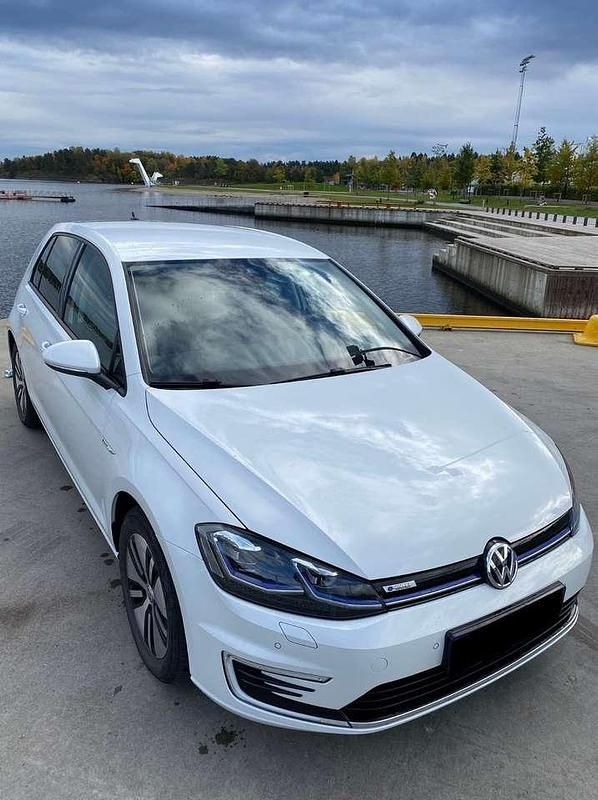 Weiß Gebraucht 2020 VW e-Golf Kleinwagen | 14.990 € (Fairer Preis) - Bild 1/4