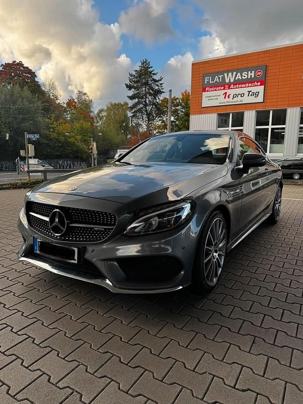 Grau Gebraucht 2018 Mercedes C200 Coupé | 23.500 € - Bild 1/4