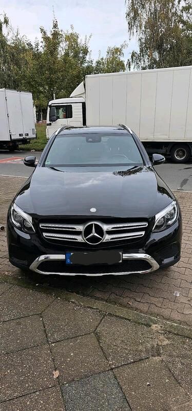 Schwarz Gebraucht 2016 Mercedes GLC250 SUV | 23.900 € (Teuer) - Bild 1/4