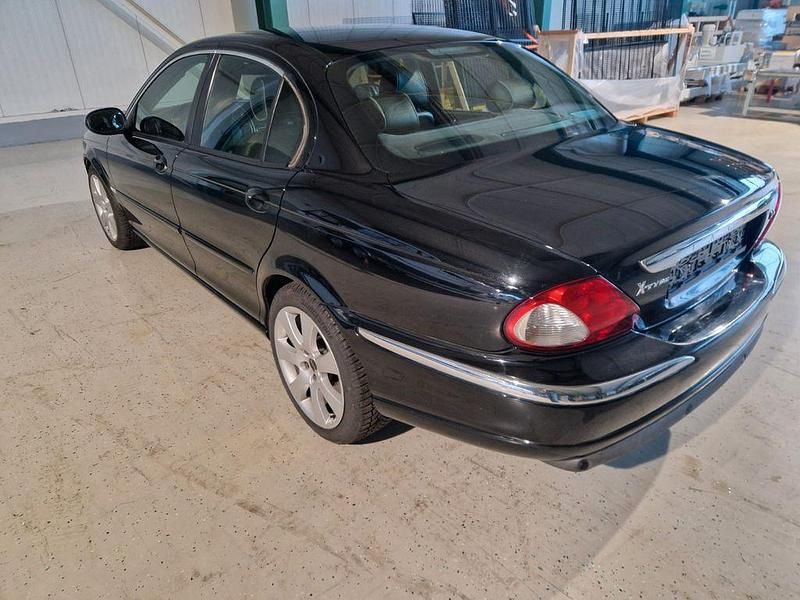 Gebraucht Jaguar X-type Executive 145 PS (106 kW) 2006 Schwarz Limousine