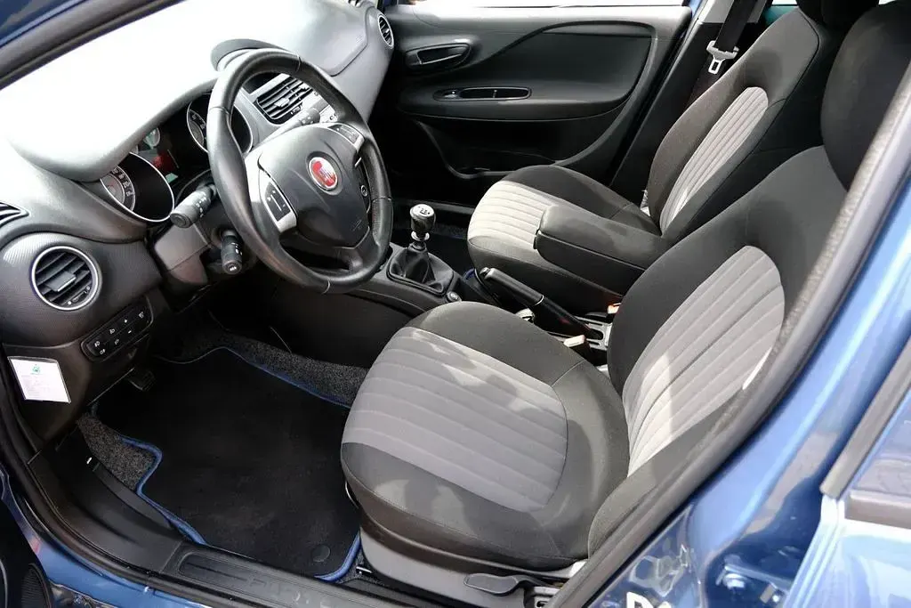 Gebraucht Fiat Punto Evo 101 PS (74 kW) 2018 Blau Kleinwagen