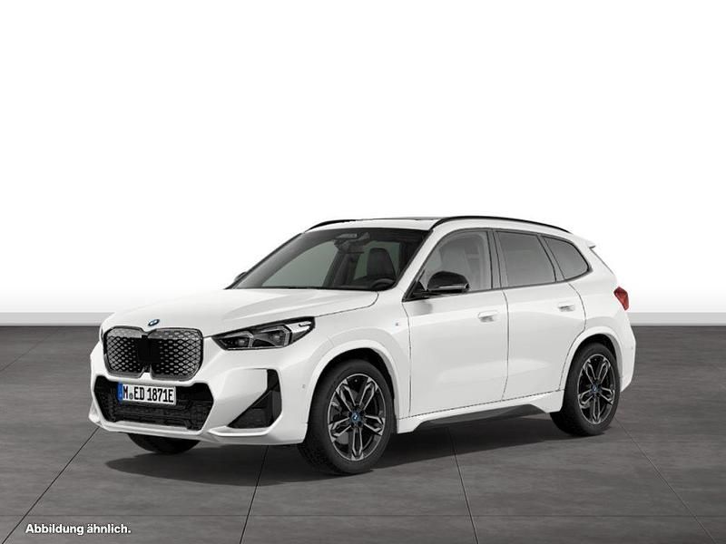 Weiß Gebraucht 2024 BMW iX1 SUV | 54.838 € - Bild 1/4