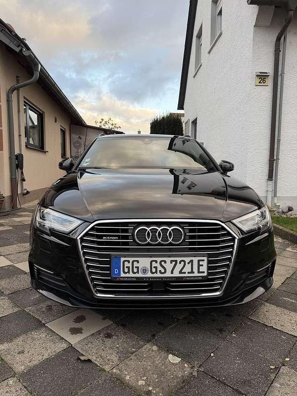 Schwarz Gebraucht 2020 Audi A3 e-tron S-Line Kleinwagen | 17.490 € (Superpreis) - Bild 1/4